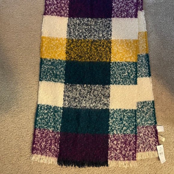 Purple yellow and teal Plaid rectangle scarf - Picture 5 of 6